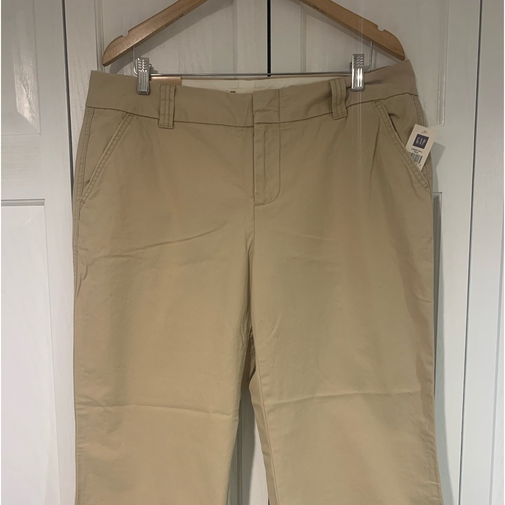 Woman’s Cropped Trouser Tan Size 16